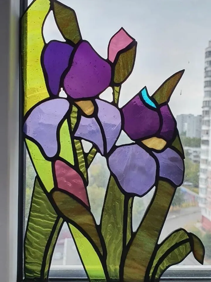 Tiffany Stained Glass: Simple Iris Corner, Tiffany Glass Art: Simple Iris Corner Piece, Tiffany-Style Stained Glass: Iris Corner (Simple), Tiffany Stained Glass: Simple Iris Window Corner, Tiffany Stained Glass: Iris Corner Decoration (Simple)