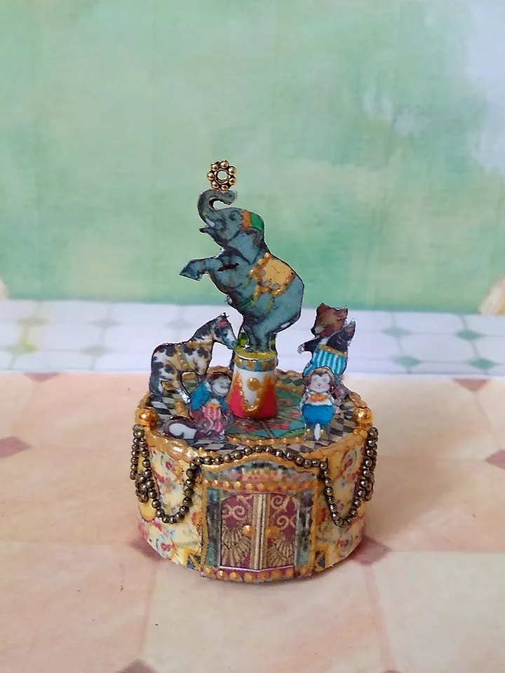 Doll circus. Animals in circus.Illuminated circus.1:12 scale.