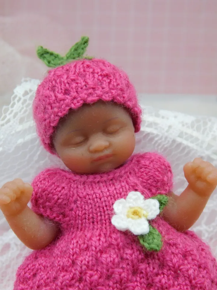 Miniature doll clothes set for tiny silicone Zuru baby doll