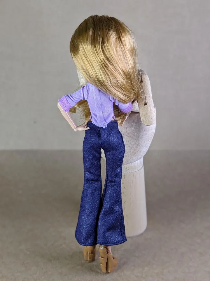 Purple pants for 10.5-inch female dolls (MH, EAH)