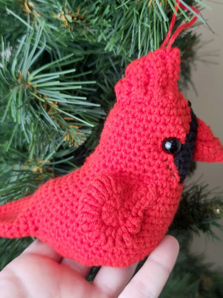 Red cardinal bird crochet pattern - Xmas decor for Christmas tree, digital PDF file, DIY project , Good luck