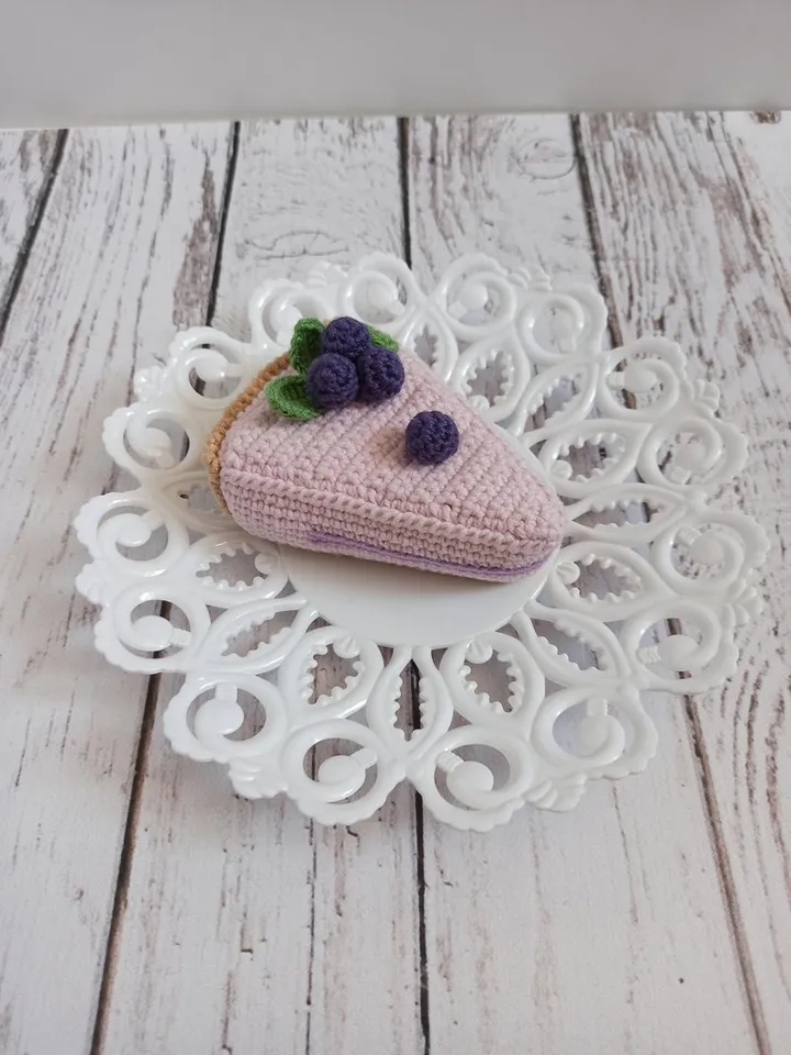 pretend to play, crochet toy food ,slice of strawberry cake