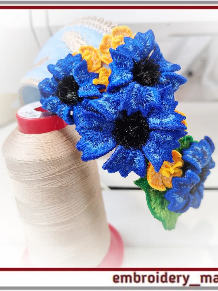 In the hoop embroidery design Kokoshnik or Tiara and 3D flowers