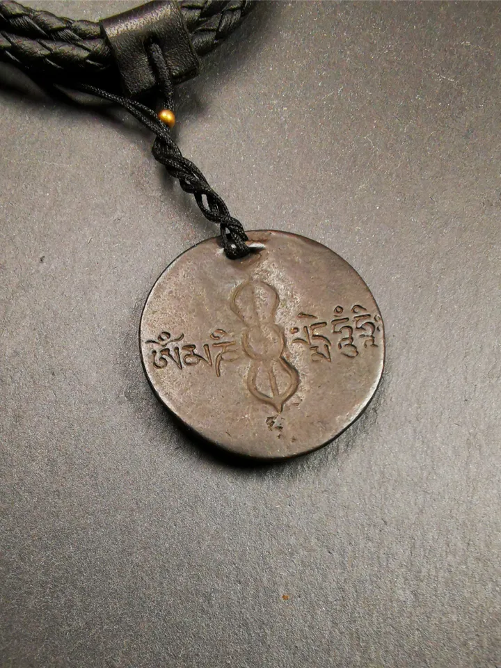 Gandhanra Old Mini Tibetan Buddha Statue Pendant,Lotus Born-Guru Rinpoche,1.4"