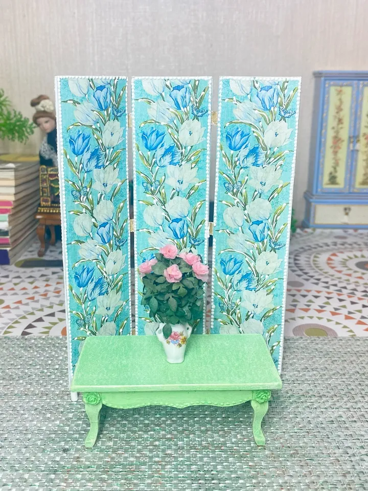 Dollhouse screen in 1:12 scale. Puppet miniature. Dollhouse accessories.
