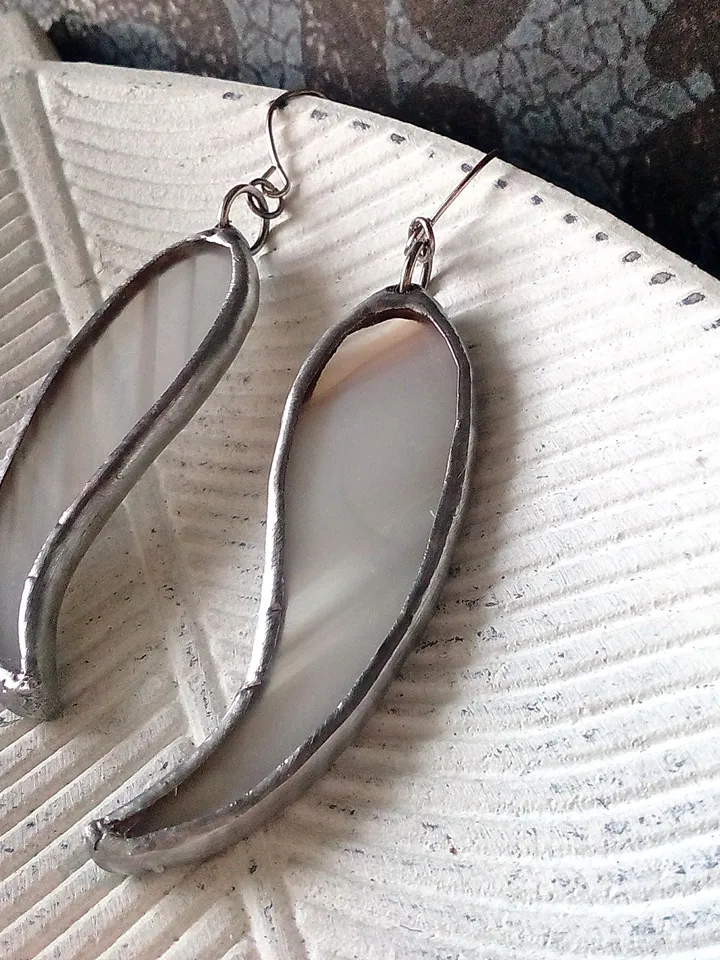 Wavy earring, simple stained glass earrings, transparent curle earrings, kawaii Dangle earrings