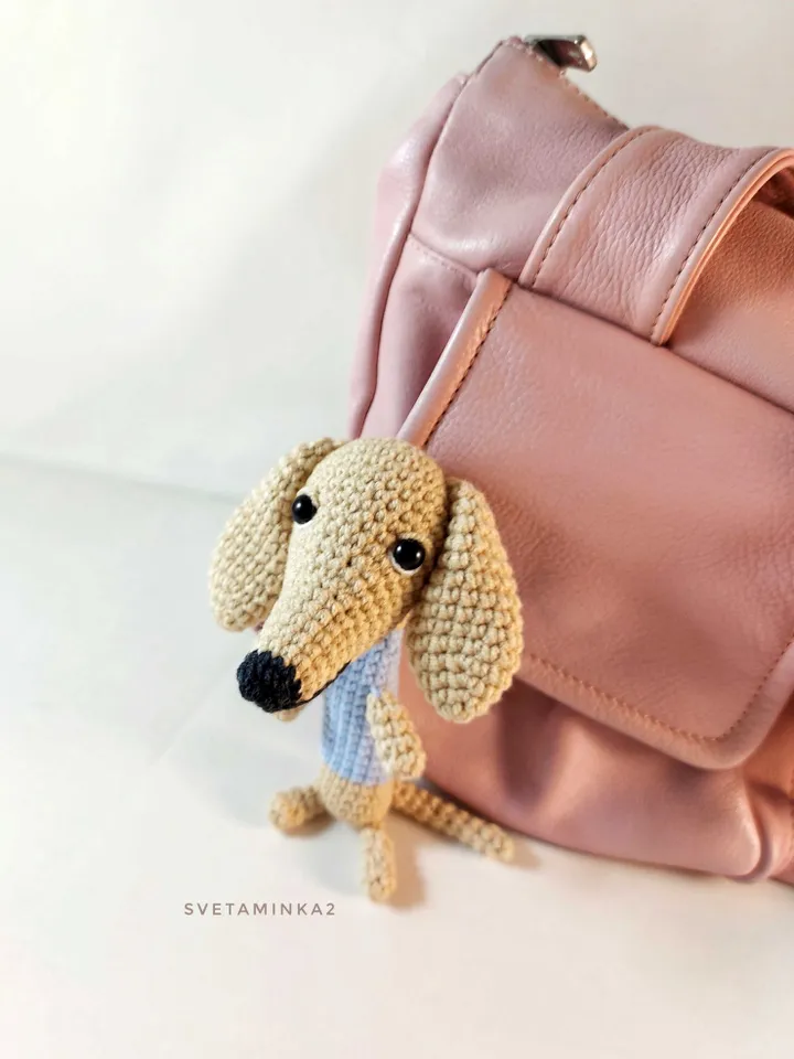 Dachshund Crochet Pattern. Crochet Keychain, Bag Charm. Amigurumi Sausage Dog/ Wiener Dog Pattern. Digital Download. PDF.