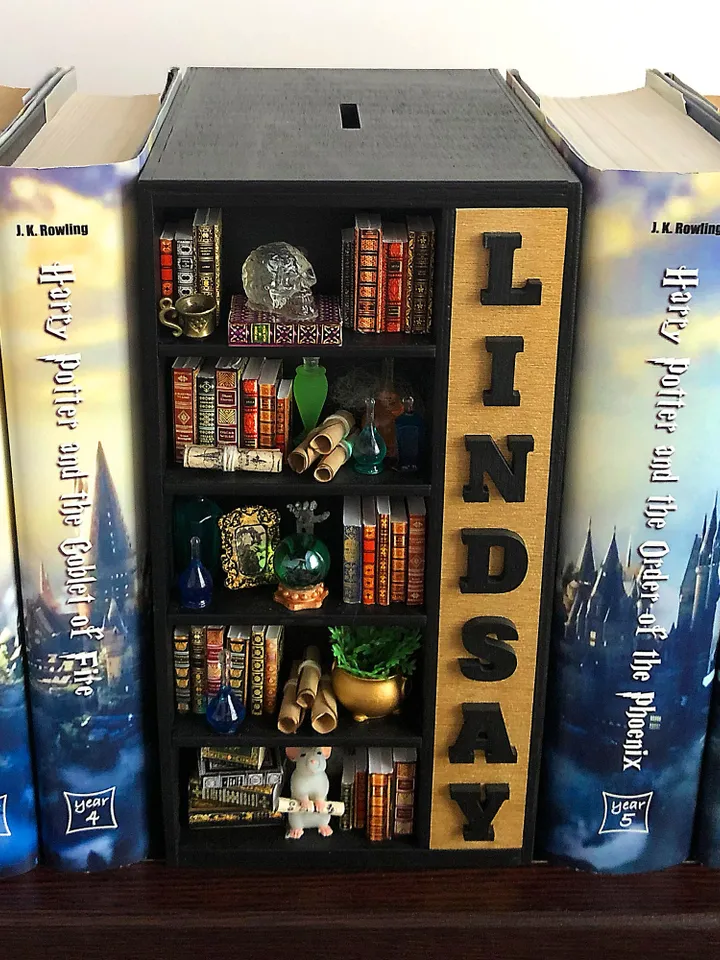 Book nook, Book nook money box, book nook insert, book nook diorama, bookshelf insert, boyfriend gift, book lover gift, best friend gift