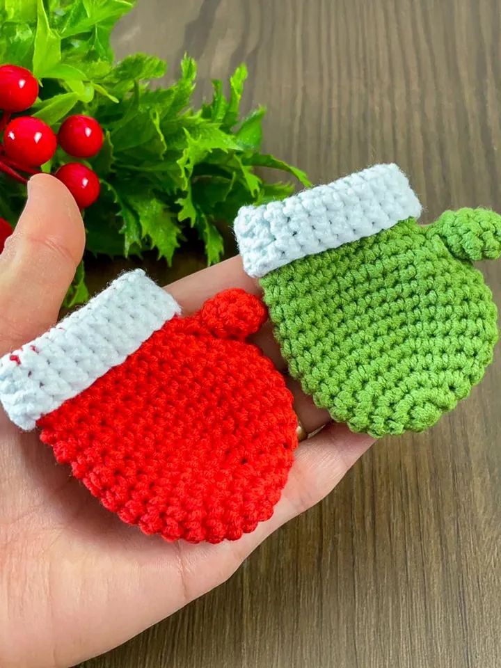 Crochet Christmas Mitten Ornament Pattern, DIY Holiday Amigurumi Decoration, Red Festive Crochet Gift Tutorial PDF