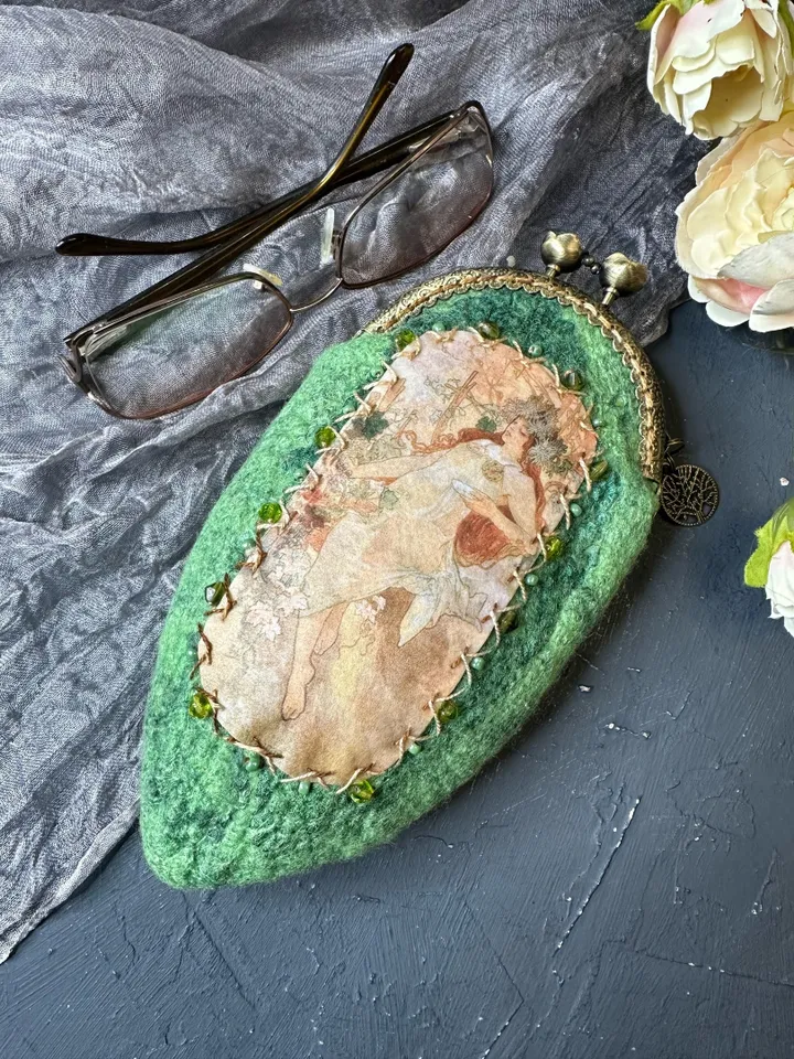 Glasses case for woman