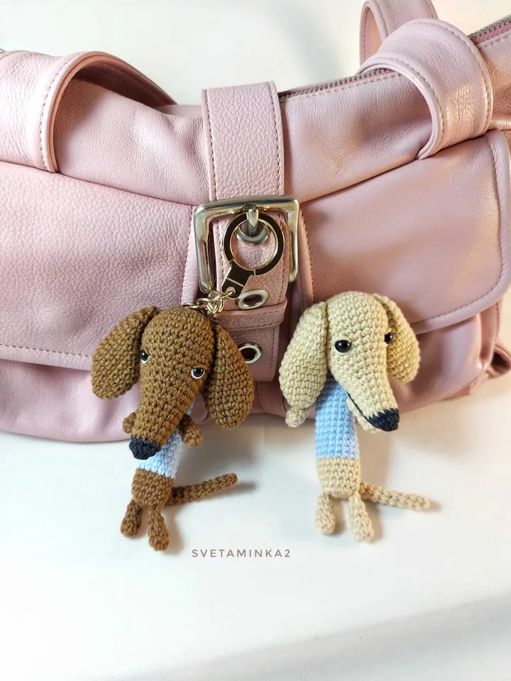 Dachshund Crochet Pattern. Crochet Keychain, Bag Charm. Amigurumi Sausage Dog/ Wiener Dog Pattern. Digital Download. PDF.