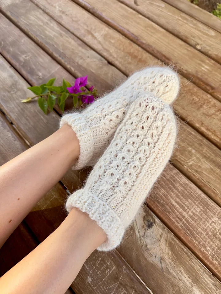 Knitted Slippers Cozy Pattern & Tutorial with photo and video ENG