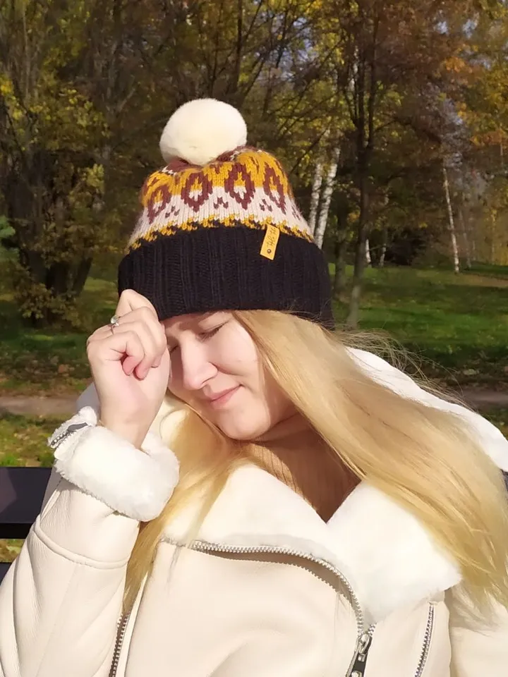 Warm jacquard knitted pompom hat