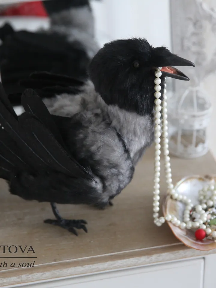 Grey crow with cheese realistic plush toy.