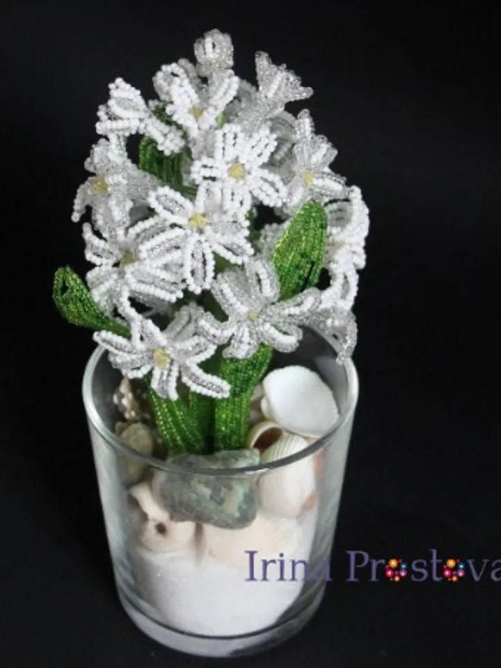 Beaded lilac, lily of the valley, hyacinth, tulip | Beaded Flowers pattern | Seed bead patterns| beaded bouquet