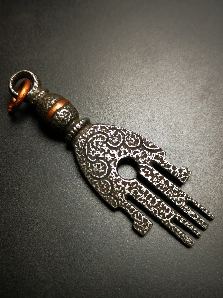 Gandhanra Handmade Tibetan Buddhism Amulet, The Key of Heart Pendant, Made of Cold Iron