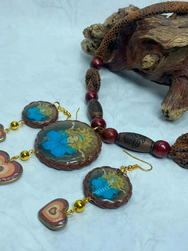 Set of handmade jewelry in the style of "Alice". Author's design.