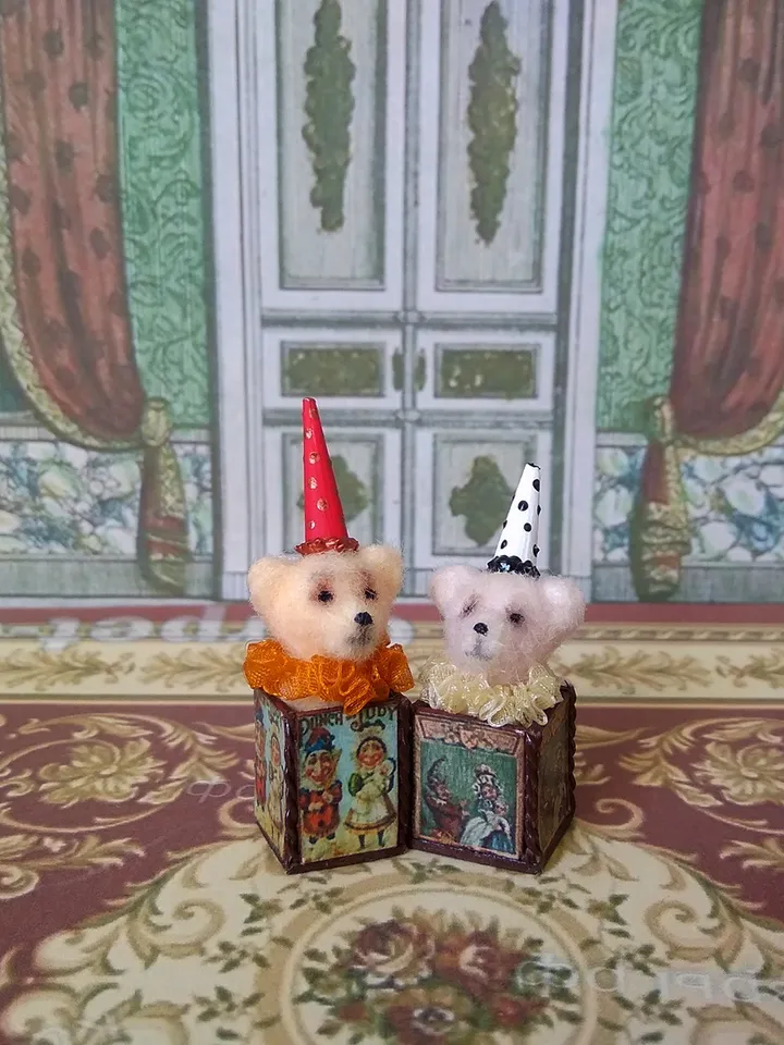 Bears in the box.1:12 scale.