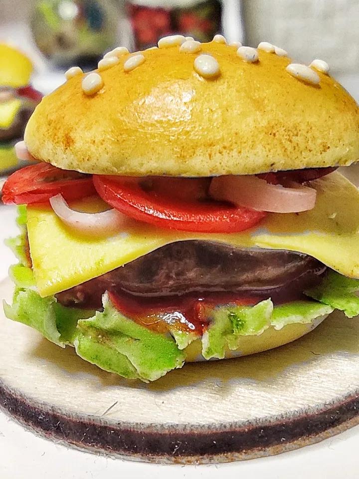 Fast food for dolls - Burger - Realistic burger - burger for dollhouse - miniature - dollhouse miniature - mini food