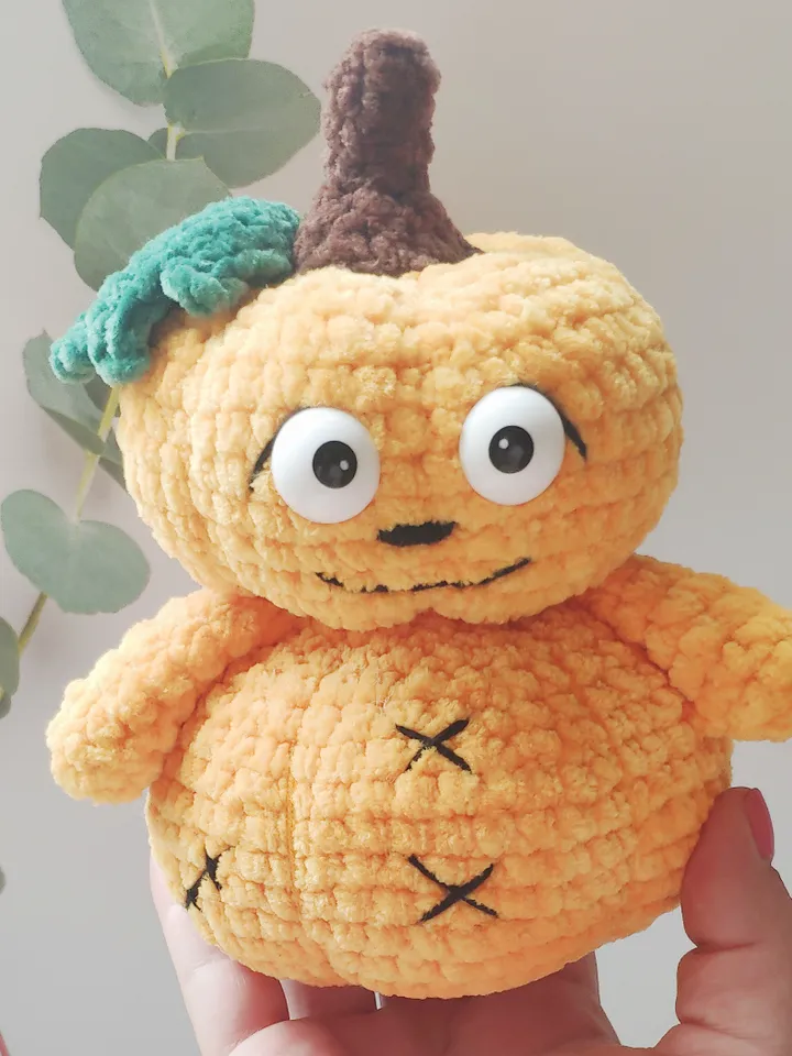 Plush Halloween Pumpkin easy crochet pattern