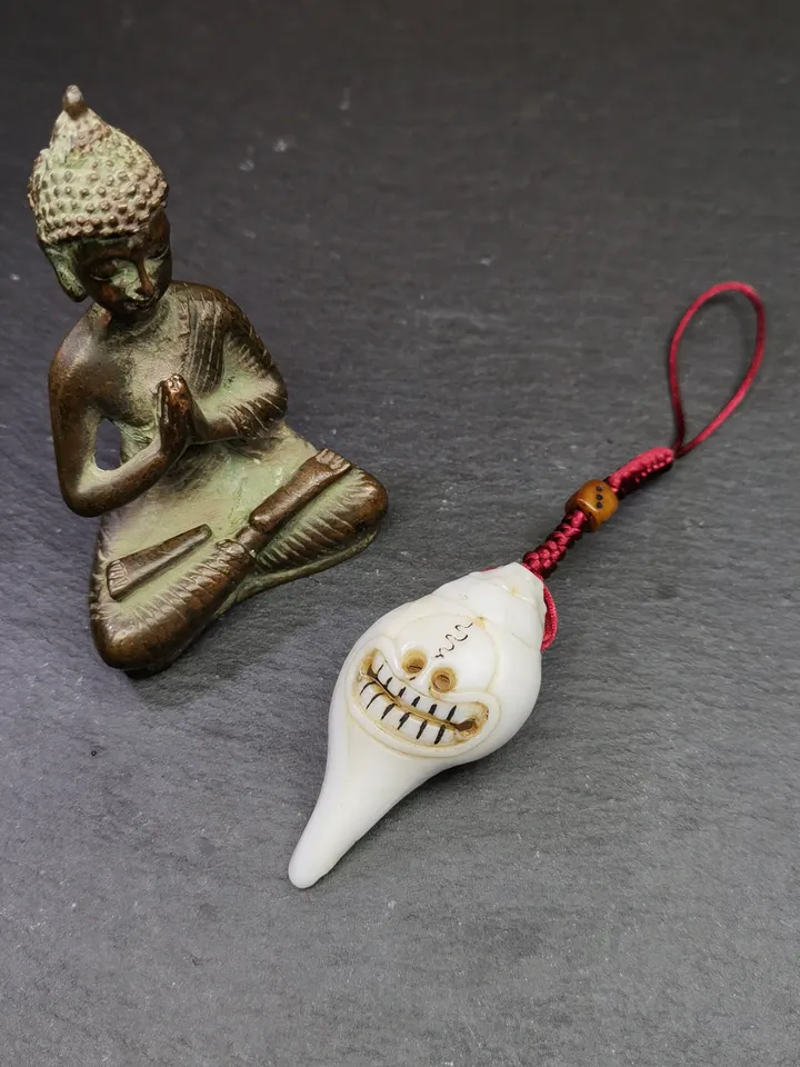 Gandhanra Tibetan Buddhism Amulet,Hand Carved White Conch Shell Shankha with Skull Citipati Symbol,Tibetan Ritual Implement - 2.36&quot; × 1.18&quot;