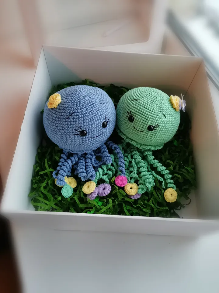 QUALLE Crochet PDF file in English pattern crochet pattern jellyfish toy detailed description of crocheting with photos