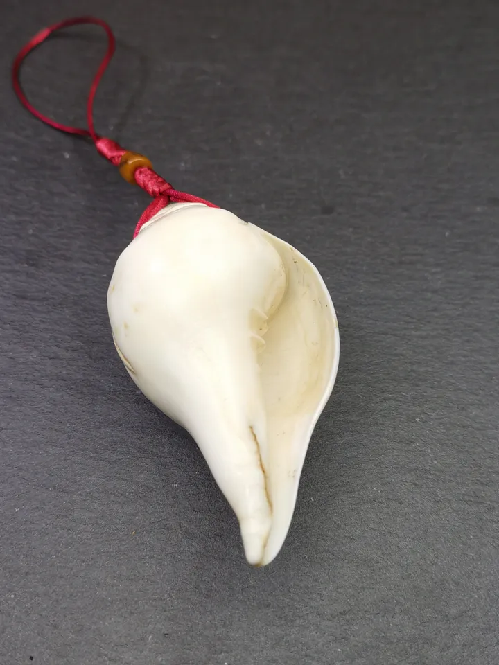 Gandhanra Tibetan Buddhism Amulet,Hand Carved White Conch Shankha with OM Letters,Tibetan Ritual Implement