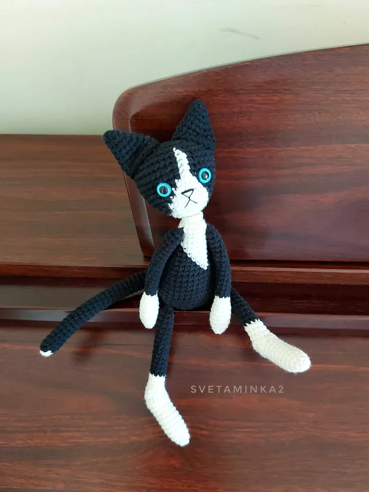 Crochet Cat Tuxedo Pattern Amigurumi Toy Tutorial. Digital Download. PDF.