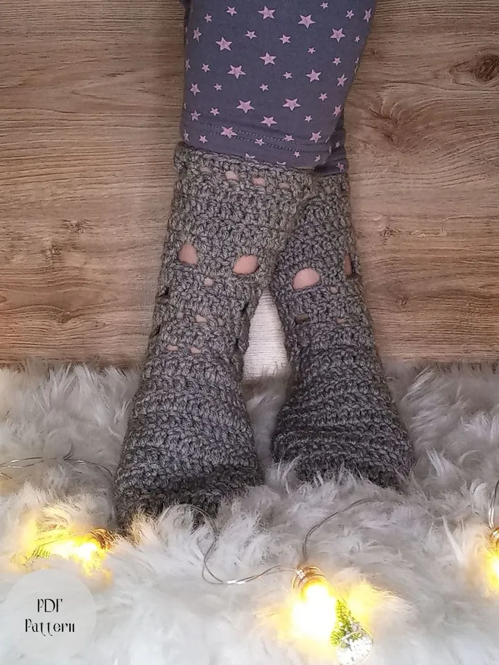 Crochet socks pattern, House slippers with skulls, PDF Pattern warm socks, Wool women's slippers