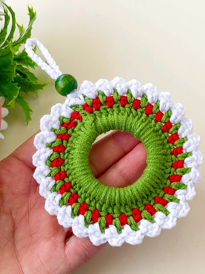 Unique Christmas Wreath Crochet Pattern, Easy Holiday Ornament PDF Tutorial, Beginner-Friendly Festive Decor, Instant Download
