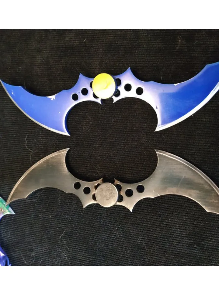 Batman cosplay - Batarang - a set of batarangs - made of plastic - One unit is a
