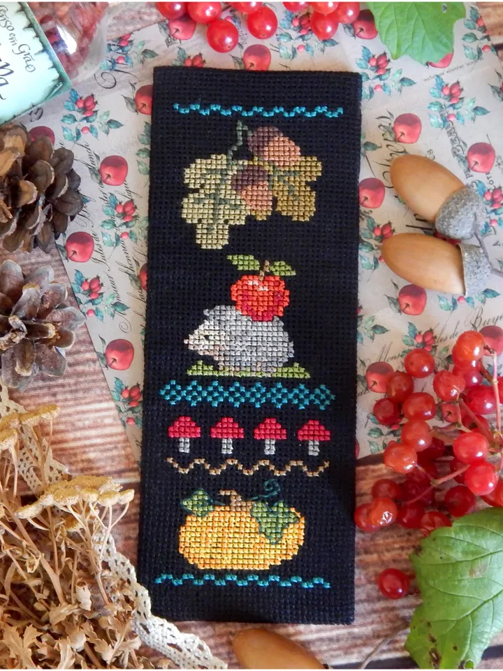 Autumn bookmark cross stitch pattern