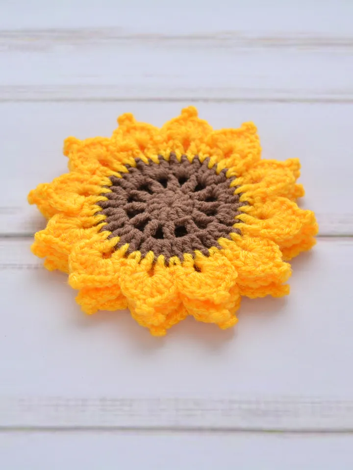 Sunflower coaster pattern