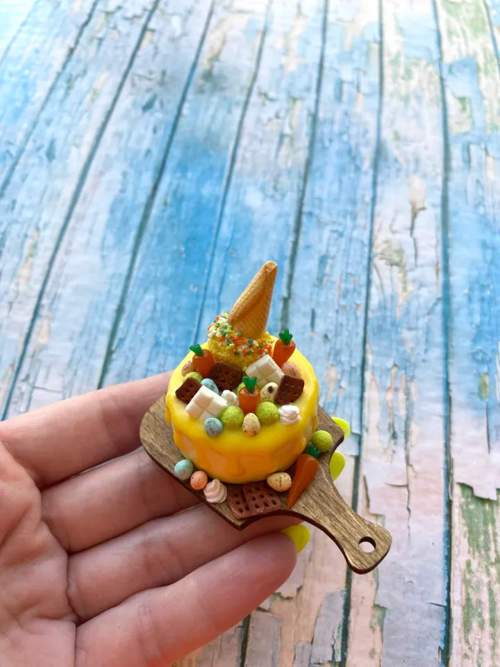 Miniature Easter Cake with polymer clay for Dollhouse Souvenir