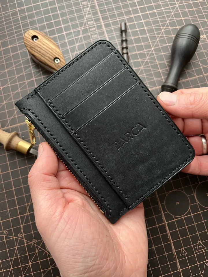 Pattern of Zipper card leather wallet in PDF format with a step of 4 mm.