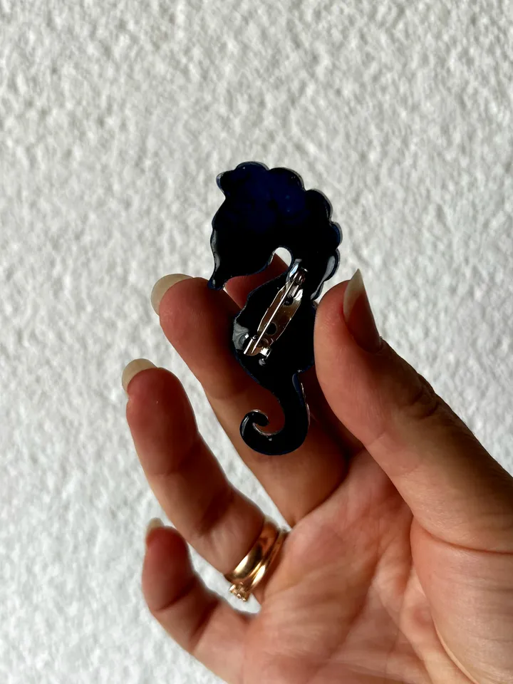 Seahorse shape resin brooch, unique brooches, seahorse brooch, large brooches, jewelry for a wedding bag.