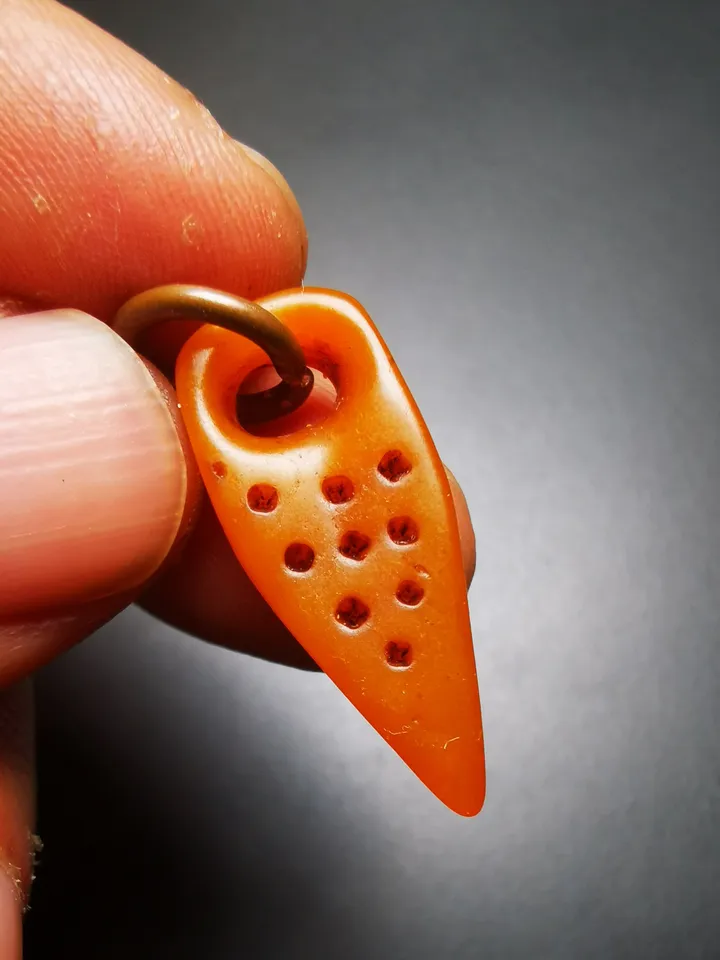 Gandhanra Tibetan Bone Carved Amulet Kila(Dorje Phurba), Hand-Carved Bead Counter Click Pendant for Mala,Prayer Beads