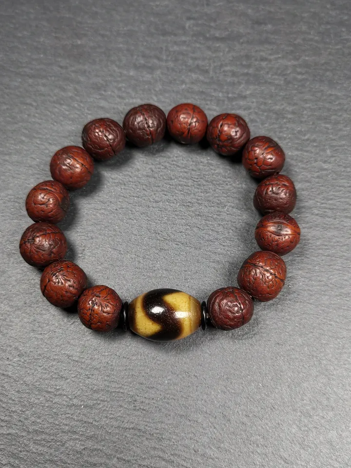 Gandhanra Unique Tibetan Dalo Dzi Bead Wrist Mala,Old Tiger Tooth Dzi with Bodhi Beads Bracelet