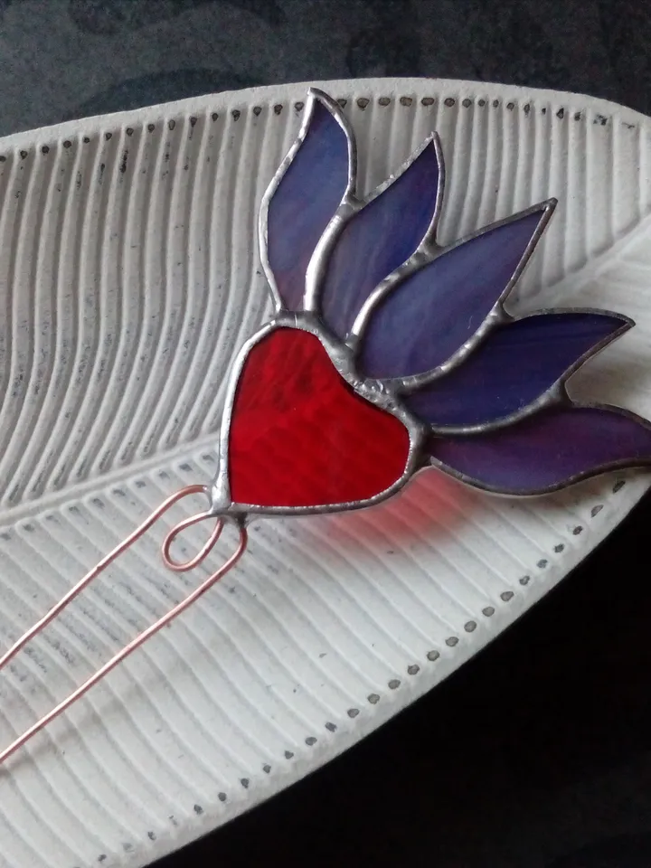 Purple lotos flower, Garden art, Glass flower, Plant pot glass stake. Stain glass plant, heart flower pot pole