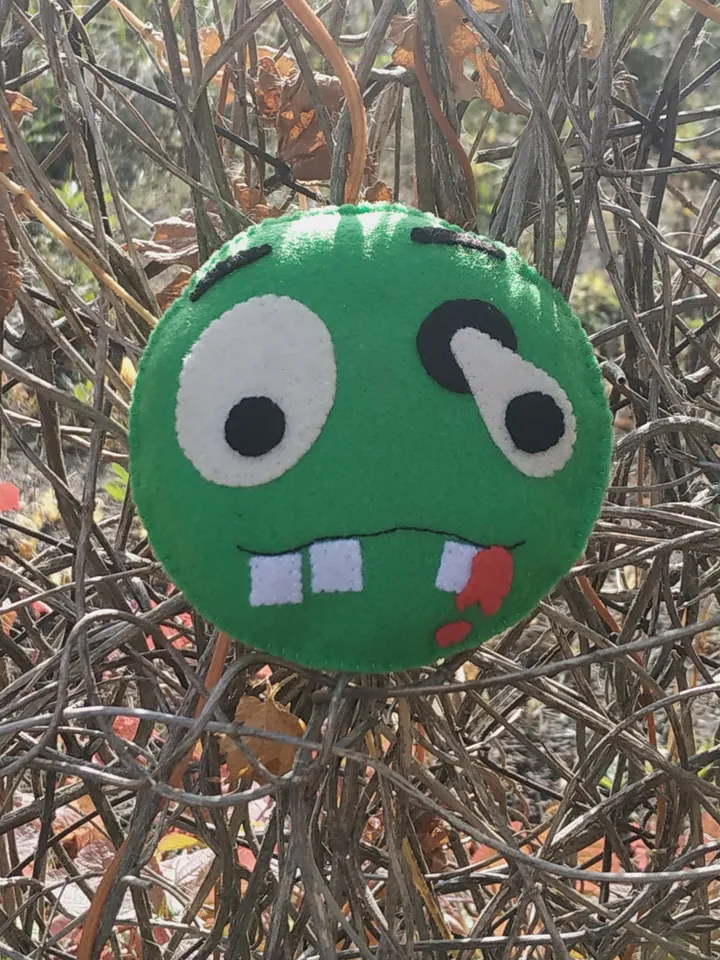 Halloween zombie, zombie ornament, Halloween ornament, Halloween décor, plush zombie toy, Halloween gift, felt zombie toy, Halloween decoration, autumn thanksgiving, baby room décor, felt animals toy, party favors