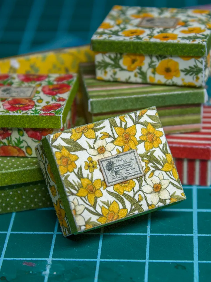 TEMPLATE Miniature retro boxes for 1:12 scale dollhouse