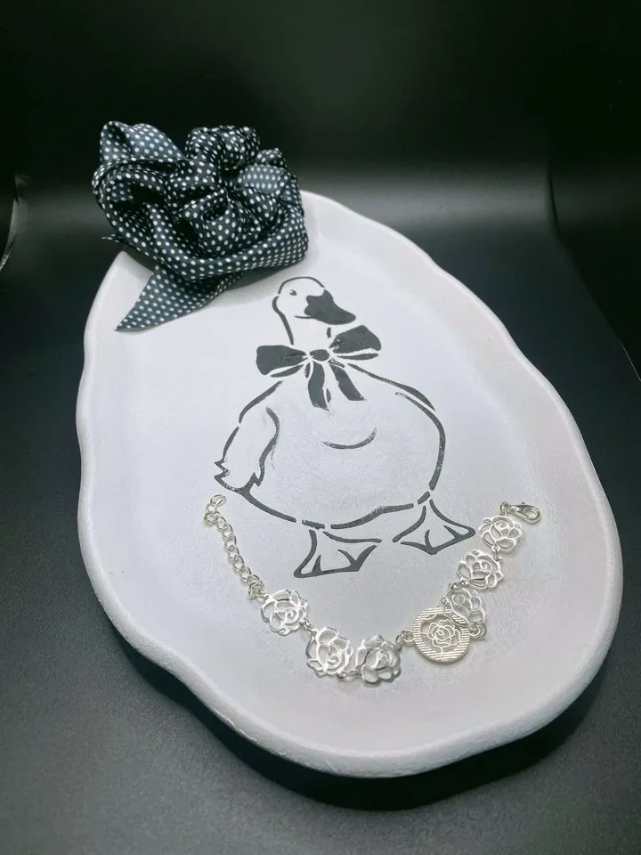Decorative plaster tray with a pattern