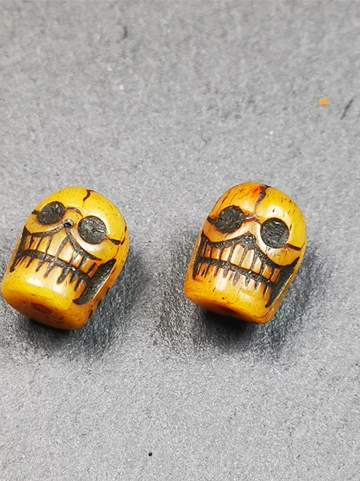 Gandhanra 1 Pair of Yak Bone Skull Beads,Marker Beads for Mala Necklace,Prayer Beads Accessories,0.4" × 0.5"