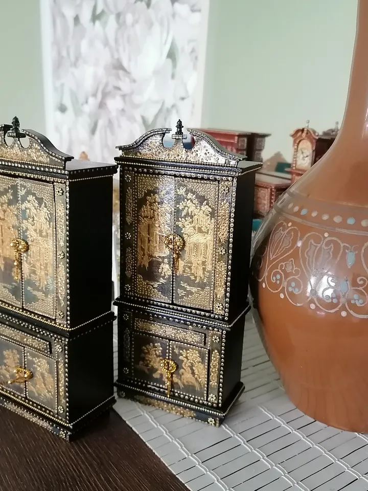Wardrobe for dollhouse.1:12 scale.
