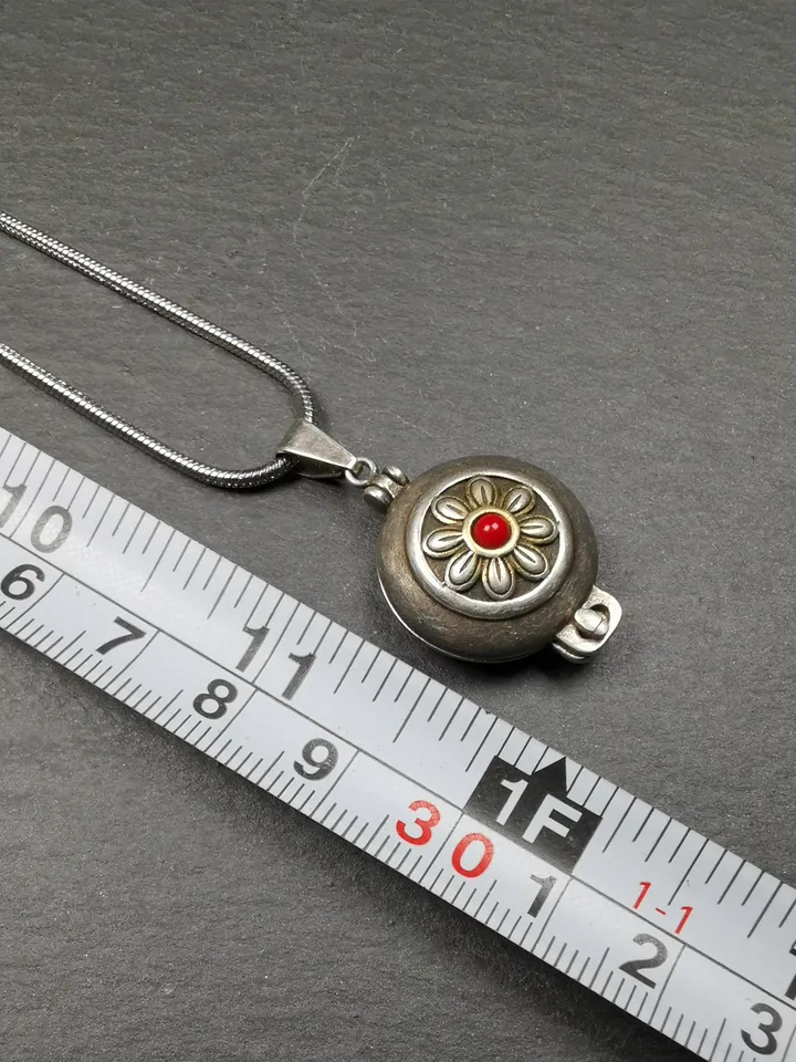 Gandhanra Handmade Antique Silver Gau Ghau Shrine, Flower Pattern Gau Box, Mini Tibetan Buddhist Altar Amulet Necklace