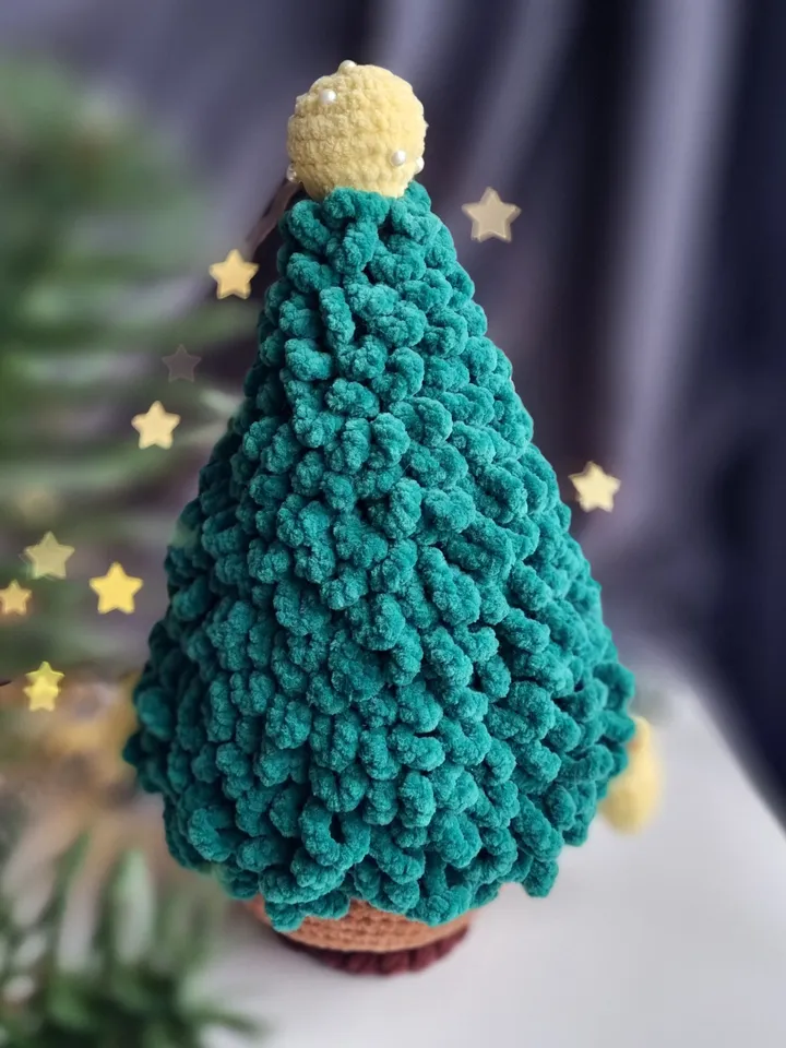 Crochet Christmas tree gnome pattern. Crochet tree pattern. Amigurumi Christmas tree. Crochet gnome pattern. Crochet Christmas decor