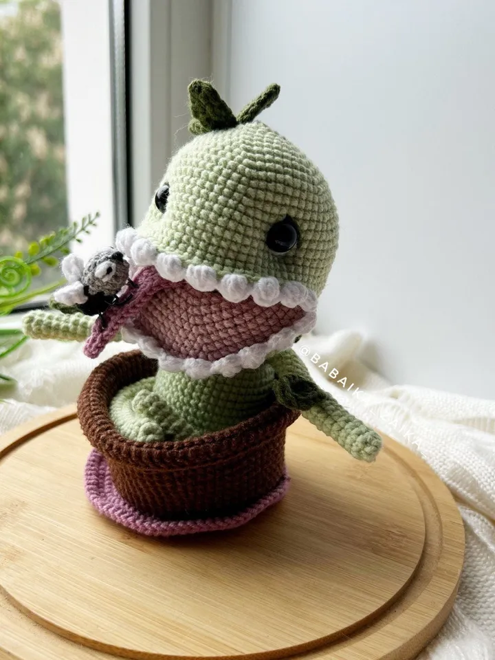 PDF Crochet Venus Fly Trap Pattern, Amigurumi Halloween Ornament Crochet Fly Trap Doll Pattern, Amigurumi Cute Monster Crochet Plant pattern