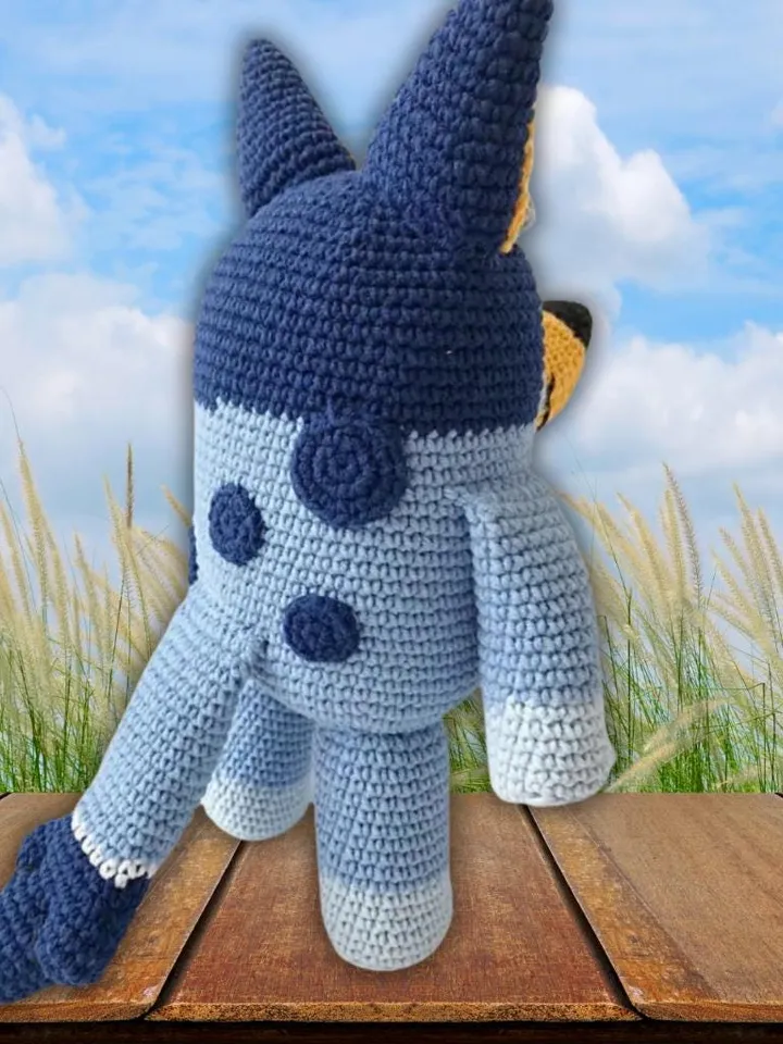 Blue Heeler dog, crochet pattern English and German, Bluey Crochet Pattern, Blue Dog Crochet Pattern.