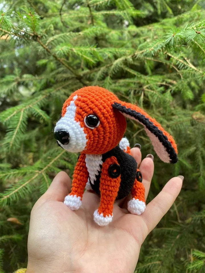 PDF Beagle in a Christmas Bag Crochet pattern, Crochet Animal Pattern, Crochet Puppy, Christmas Amigurumi, Crochet Cute Dog Amigurumi