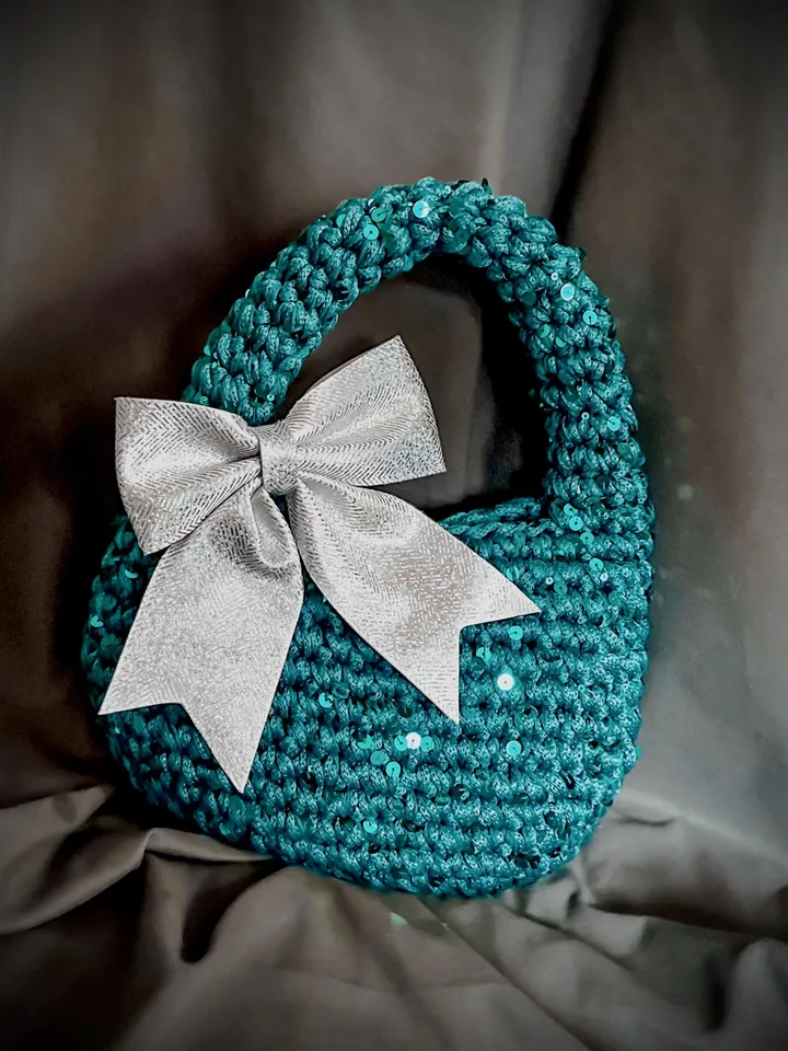 Crochet pattern bow easy trendy handbag PDF digital instant download and video tutorial, shoulder bag, furry bag, egg bag, hobo bag, tote